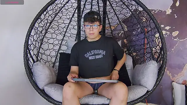 Snapshot of alex_noa chatting on 16, 9, 2025 alex noa online show from 16, 9, 2025