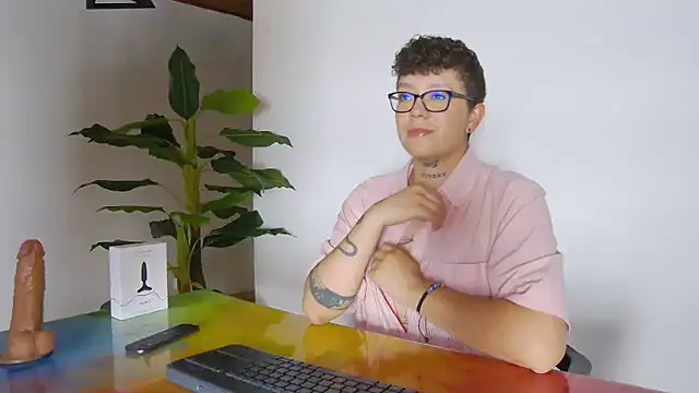 Snapshot of alex_noa chatting on 7, 11, 2025 alex noa online show from 7, 11, 2025