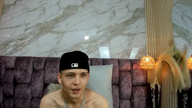 Snapshot of kendalltaylorr chatting on 10, 4, 2026 kendalltaylorr online show from 10, 4, 2026