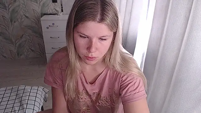 Snapshot of MelissaXKinky chatting on 19, 10, 2025 MelissaXKinky online show from 19, 10, 2025