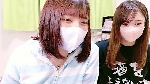 Snapshot of senachinnn chatting on 4, 1, 2025 senachinnn online show from 4, 1, 2025