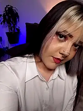 Charlotte Myers online show from 10, 11, 2025