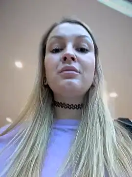 Teya moon  online show from 25, 12, 2024