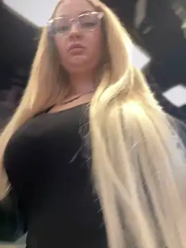 Teya moon  online show from 13, 1, 2025