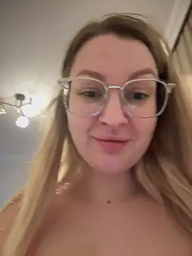 Teya moon  online show from 13, 3, 2025