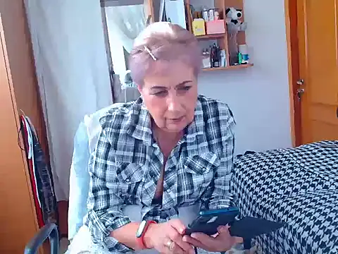 Victoria5643 online show from 9, 2, 2025