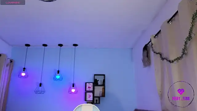 Snapshot of Peggy_Funn chatting on 30, 12, 2024 Peggy Funn online show from 30, 12, 2024