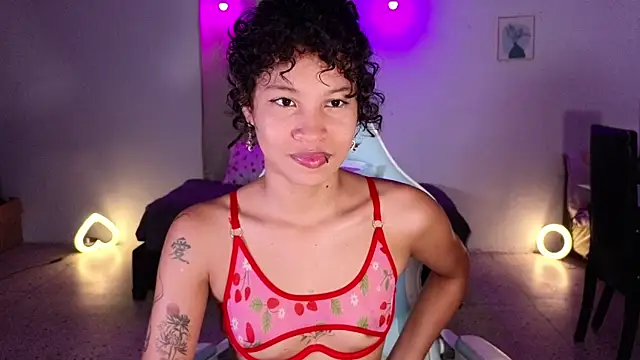 Snapshot of Peggy_Funn chatting on 17, 9, 2025 Peggy Funn online show from 17, 9, 2025
