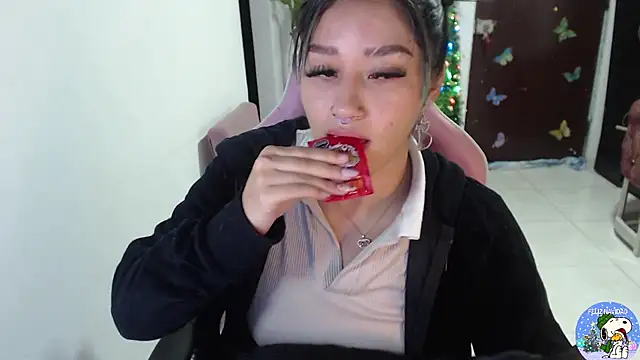 Snapshot of littleangel1_m chatting on 22, 12, 2025 littleangel1 m online show from 22, 12, 2025