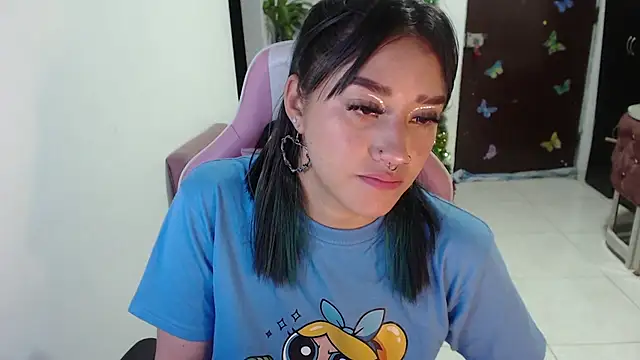 Snapshot of littleangel1_m chatting on 6, 1, 2026 littleangel1 m online show from 6, 1, 2026