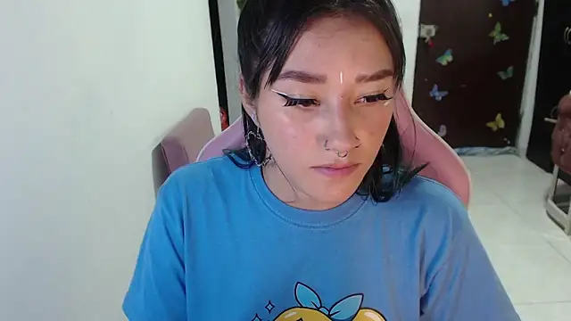 Snapshot of littleangel1_m chatting on 8, 1, 2026 littleangel1 m online show from 8, 1, 2026