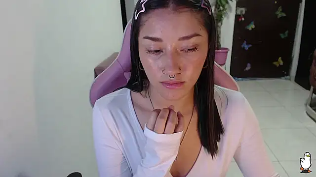 Snapshot of littleangel1_m chatting on 10, 4, 2026 littleangel1 m online show from 10, 4, 2026