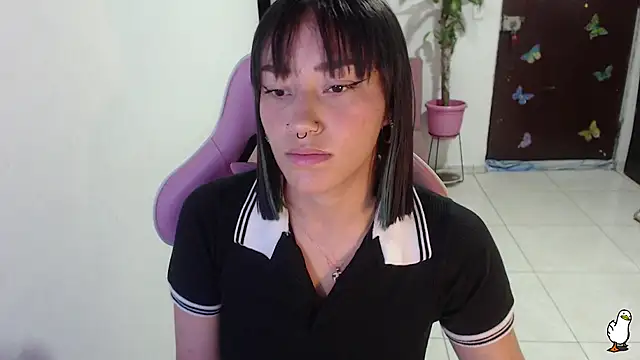 Snapshot of littleangel1_m chatting on 23, 4, 2026 littleangel1 m online show from 23, 4, 2026