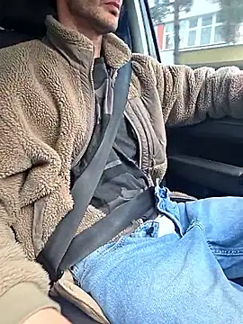 Snapshot of Zeefy chatting on 15, 4, 2026 Zeefy online show from 15, 4, 2026