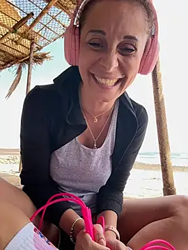 therealbeverlycious online show from 7, 3, 2026