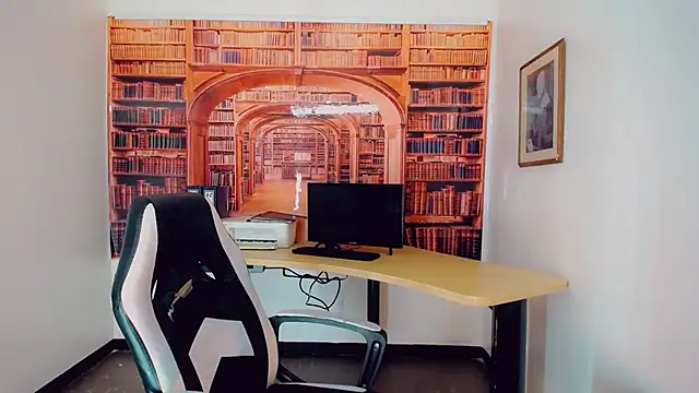 khiara moretti online show from 5, 1, 2025