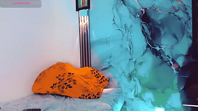 khiara moretti online show from 4, 10, 2025