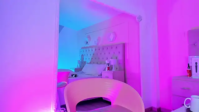 Agathaargent  online show from 10, 12, 2024