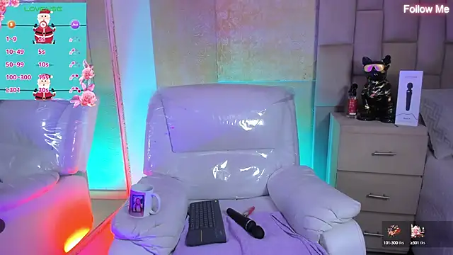 Agathaargent  online show from 11, 12, 2024