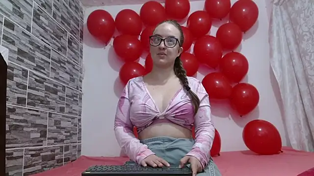 Venus Santana online show from 16, 2, 2026