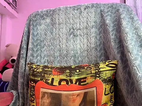 Snapshot of Royal_girl_1 chatting on 19, 9, 2025 Royal girl 1 online show from 19, 9, 2025