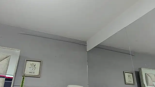 Sara Greey online show from 28, 1, 2025