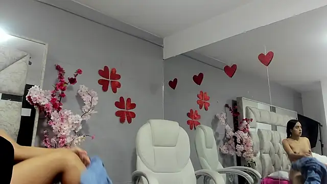 Sara Greey online show from 15, 2, 2025