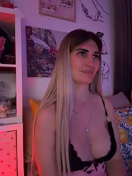 Snapshot of EvelynFrances chatting on 28, 4, 2026 EvelynFrances online show from 28, 4, 2026