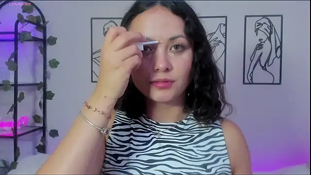 Megan Rodrigo online show from 6, 2, 2025