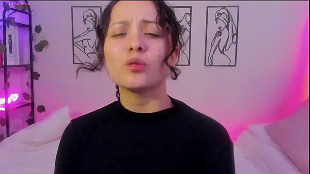 Megan Rodrigo online show from 15, 2, 2025