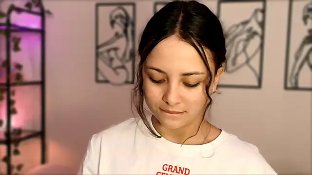 Megan Rodrigo online show from 7, 10, 2025