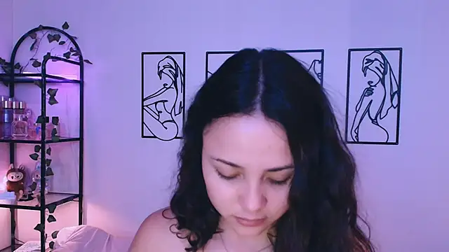 Megan Rodrigo online show from 16, 10, 2025