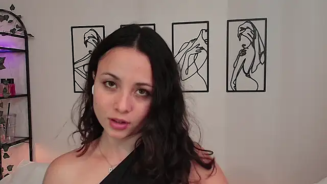 Megan Rodrigo online show from 28, 10, 2025