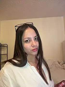 Megan Rodrigo online show from 12, 3, 2026