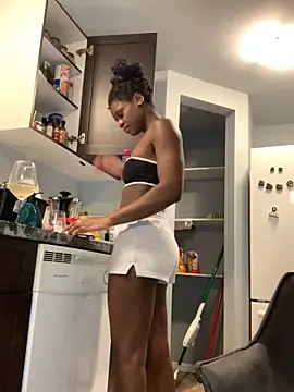 ninaperry777 online show from 28, 2, 2025