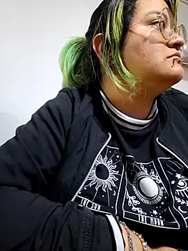 lucky-leah online show from 12, 10, 2025