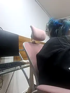 Snapshot of lucky-leah chatting on 2, 6, 2026 lucky-leah online show from 2, 6, 2026
