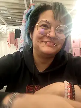 Snapshot of lucky-leah chatting on 3, 6, 2026 lucky-leah online show from 3, 6, 2026