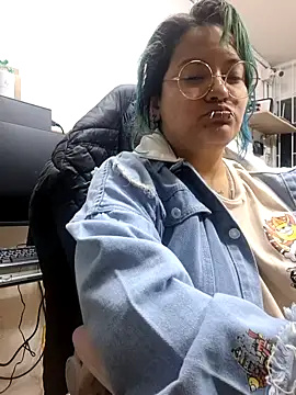 Snapshot of lucky-leah chatting on 17, 6, 2026 lucky-leah online show from 17, 6, 2026