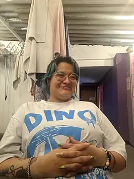 Snapshot of lucky-leah chatting on 5, 7, 2026 lucky-leah online show from 5, 7, 2026