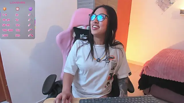 Snapshot of Kayla_foxxy chatting on 7, 4, 2026 Kayla foxxy online show from 7, 4, 2026