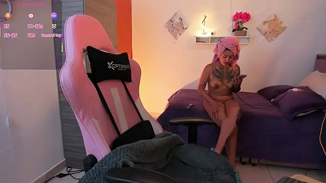 Snapshot of Kayla_foxxy chatting on 23, 4, 2026 Kayla foxxy online show from 23, 4, 2026