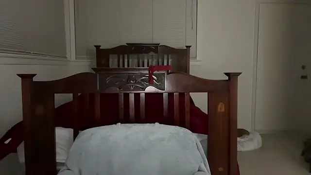 YUMIandbigWOLF online show from 3, 2, 2026