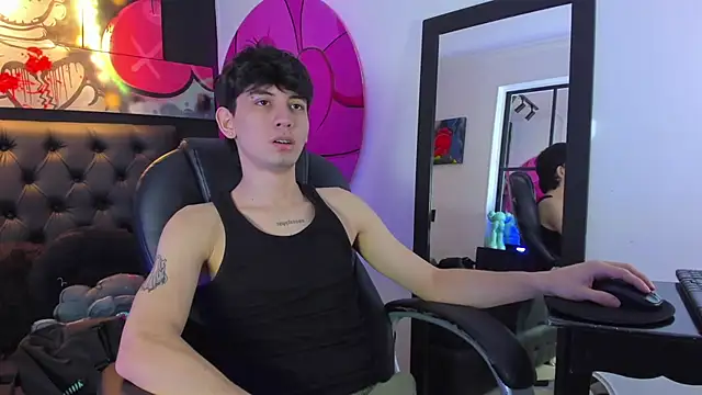 Snapshot of Santi_delacruz chatting on 24, 12, 2024 Santi delacruz online show from 24, 12, 2024