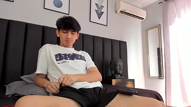 Snapshot of Santi_delacruz chatting on 3, 1, 2025 Santi delacruz online show from 3, 1, 2025