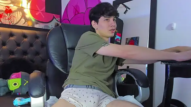 Snapshot of Santi_delacruz chatting on 17, 1, 2025 Santi delacruz online show from 17, 1, 2025