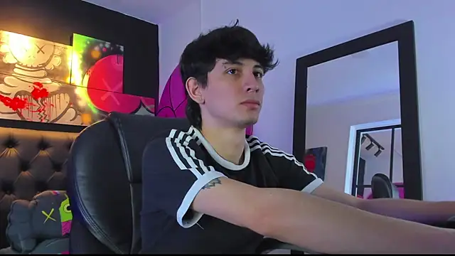 Snapshot of Santi_delacruz chatting on 28, 1, 2025 Santi delacruz online show from 28, 1, 2025