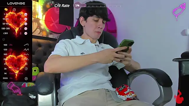 Snapshot of Santi_delacruz chatting on 6, 2, 2025 Santi delacruz online show from 6, 2, 2025