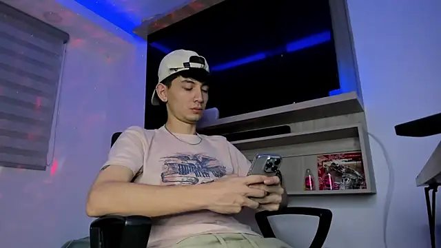 Snapshot of Santi_delacruz chatting on 16, 10, 2025 Santi delacruz online show from 16, 10, 2025