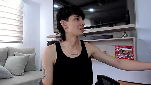 Snapshot of Santi_delacruz chatting on 24, 10, 2025 Santi delacruz online show from 24, 10, 2025